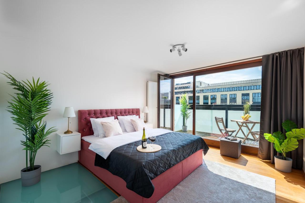 Apartment With Balcony And Parking Near The Prague Museum Dış mekan fotoğraf