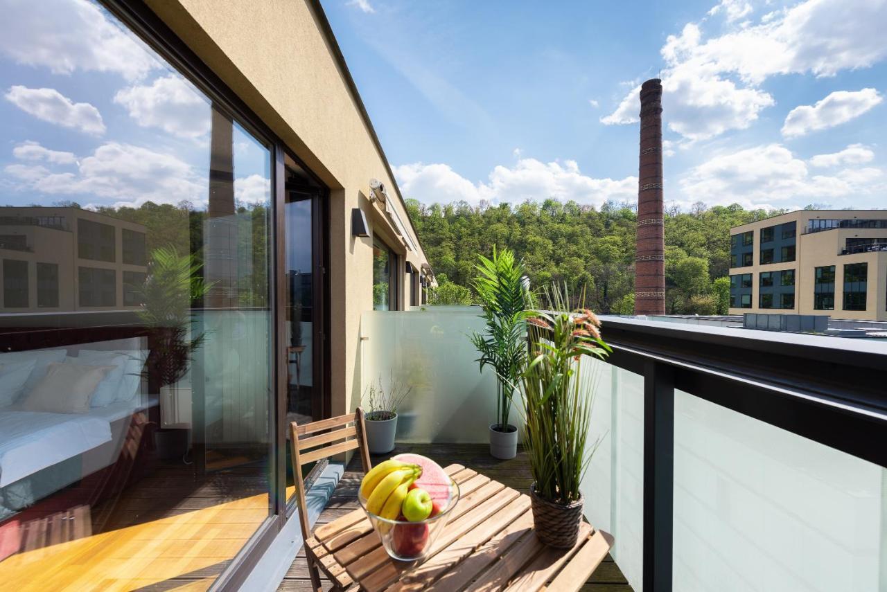 Apartment With Balcony And Parking Near The Prague Museum Dış mekan fotoğraf