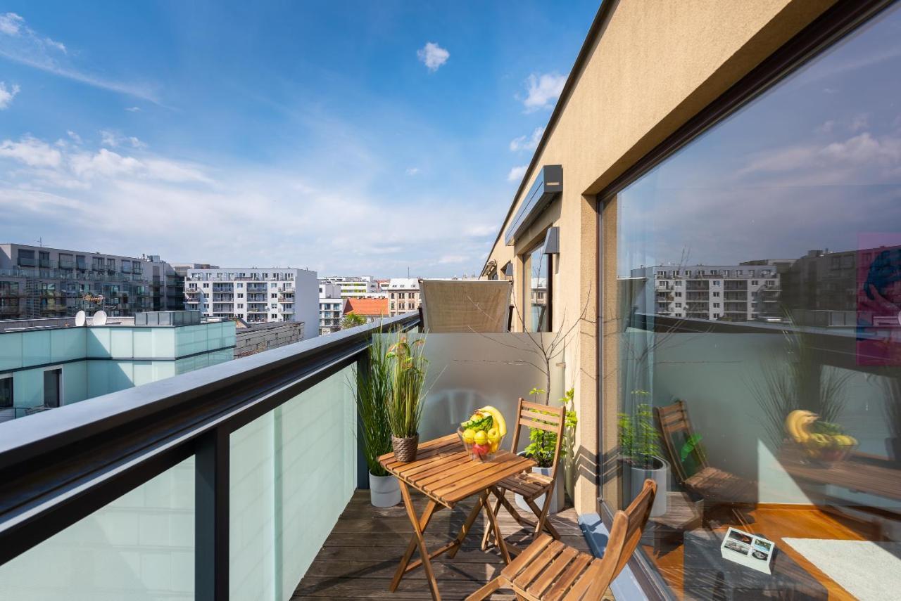 Apartment With Balcony And Parking Near The Prague Museum Dış mekan fotoğraf